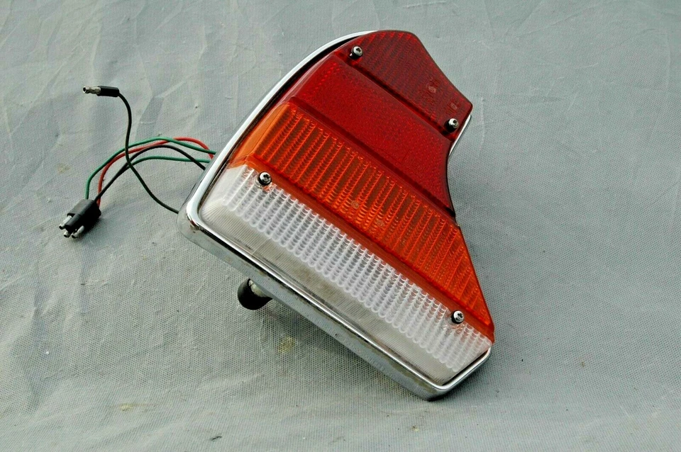 Luz trasera Jaguar XJ6 1976-1987 con bombillas (LH) OEM Foto 3 de 4
