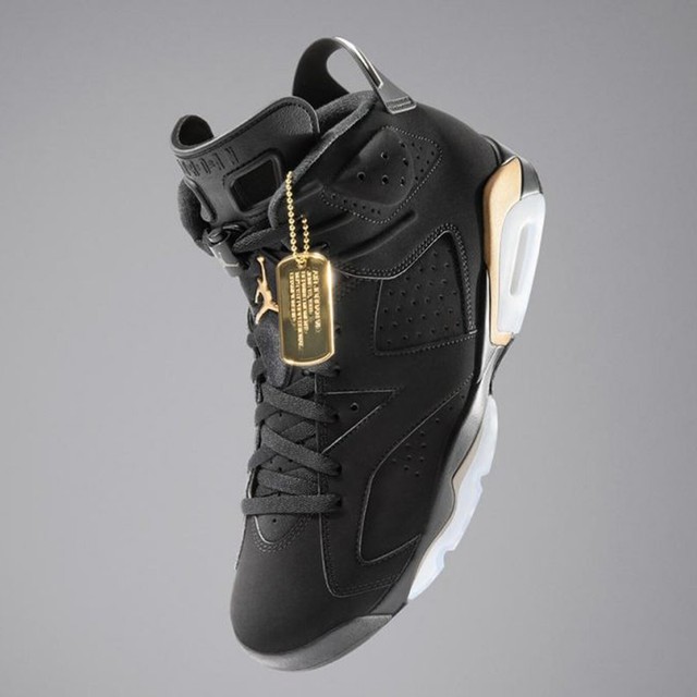 black and gold air max zero