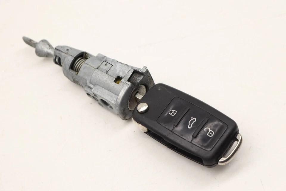 2017-2018 VW TIGUAN LIMITED - LOCK Switch / Cylinder SET W/ KEY 5N0800375DQ - Image 2 of 4