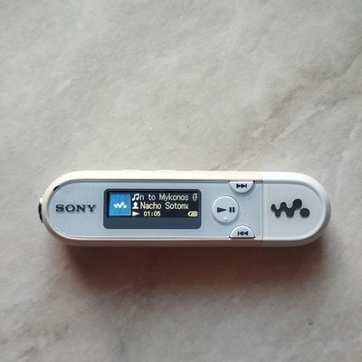 Sony NW-E042 Walkman White Digital Music Player 2 GB Used Good Battery