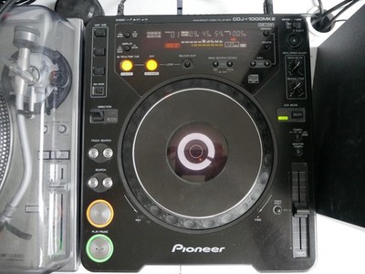 2x Pioneer CDJ 1000 MK2