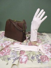 BROWN 1940'S HOLMES WAR RELATED  HANDBAG SCARF & GLOVES  A