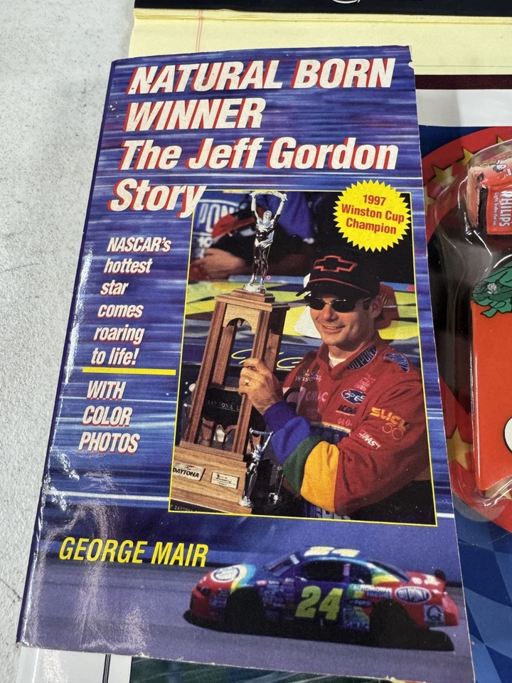 Лот товаров NASCAR коллекция Джеффа Гордона и Дейла Эрнхардта — Кубок Уинстона к 30-летию - Изображение 3 из 4