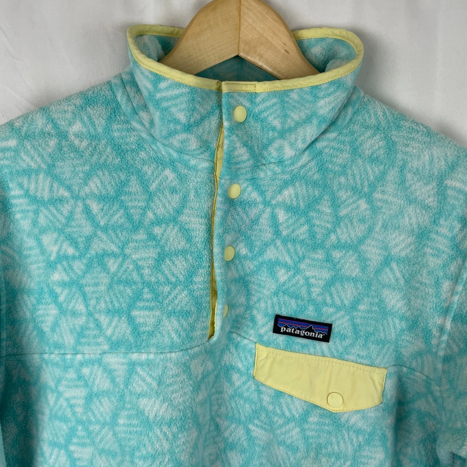 patagonia snow flake lightweight snap-t synchilla sweatshirt