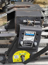 Reese 30049 15k Fifth Wheel Trailer Hitch-sl With Slider Unit Reese 30049 15k Fifth Wheel Trailer Hitch-sl With Slider Unit