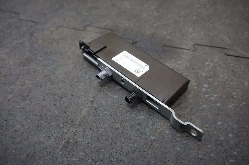 Radio Antenna Booster Amplifier Module OEM 95B035225 Porsche Macan 2015-18 - Image 2 of 4