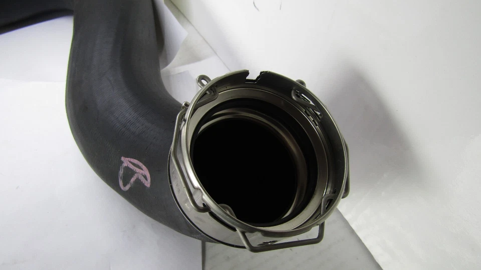 23273935 INTERCOOLER SALIDA MANGUERA TUBO 2021 BUICK ENVISION 2.0L NUEVO Foto 3 de 4