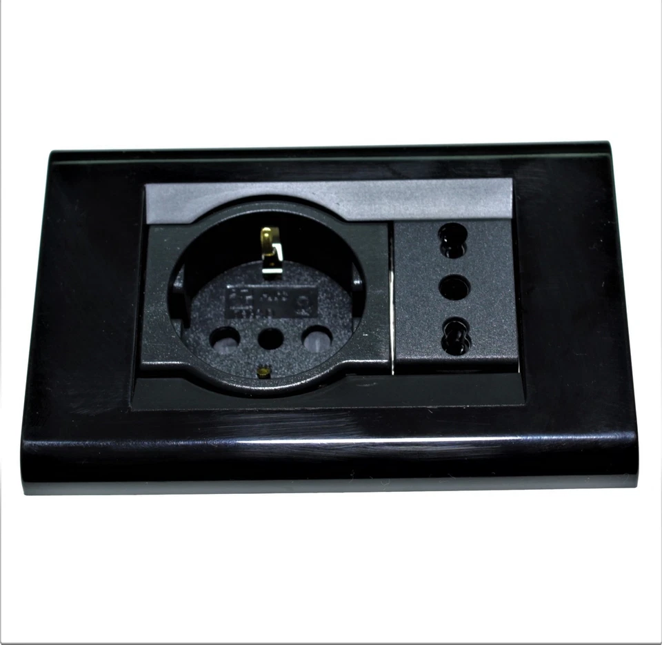 NEW LIGHT Living Classica Placca compatibile più Supporto e presa schuko + bipresa nera