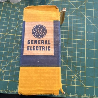 Vintage GE General Electric FG2557-DZ Lamp Light Bulb 150 Watt  250 volt NOS