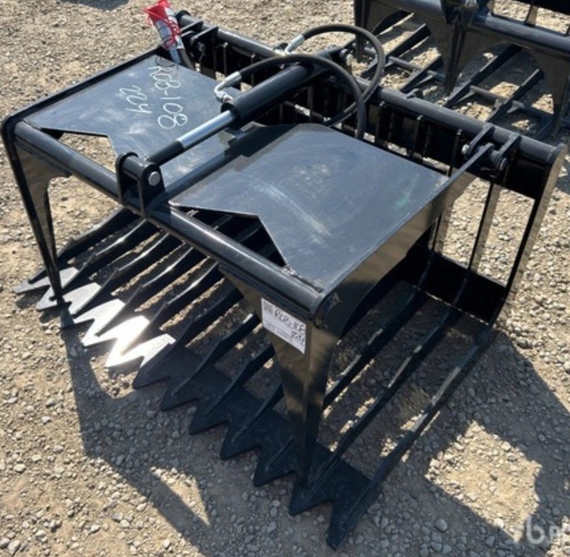 UNUSED GIYI GY-HWG44 44IN. GRAPPLE ATTACHMENT FOR MINI SKID STEER HOLLOW WOOD
