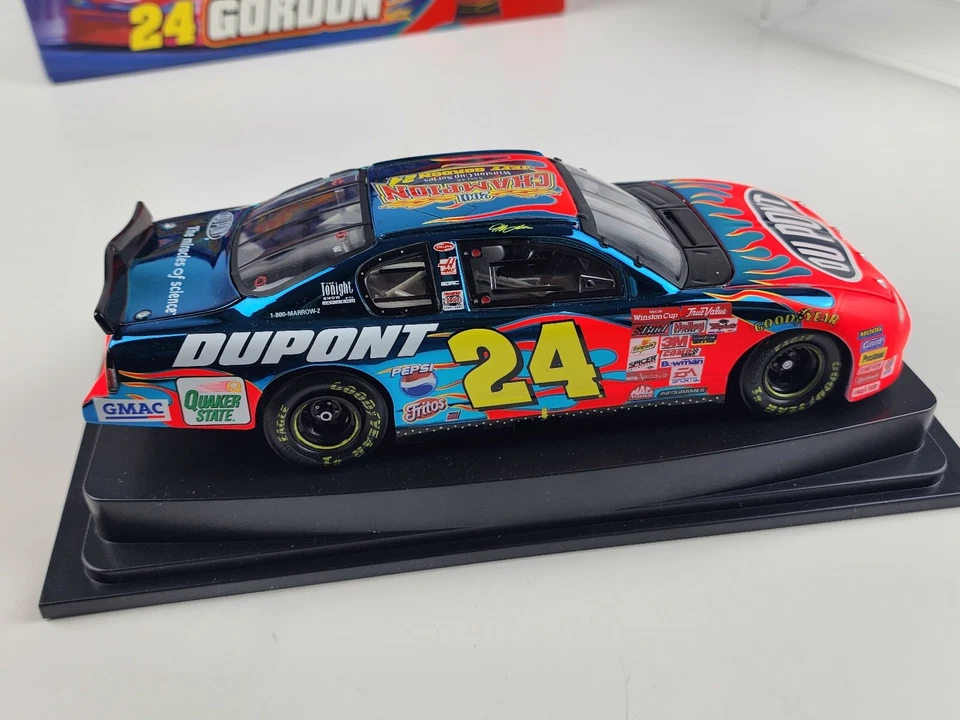 Jeff Gordon 2001 Champion 1/24 Revell Deichst Winston Cup azul metálico con estuche Foto 4 de 4