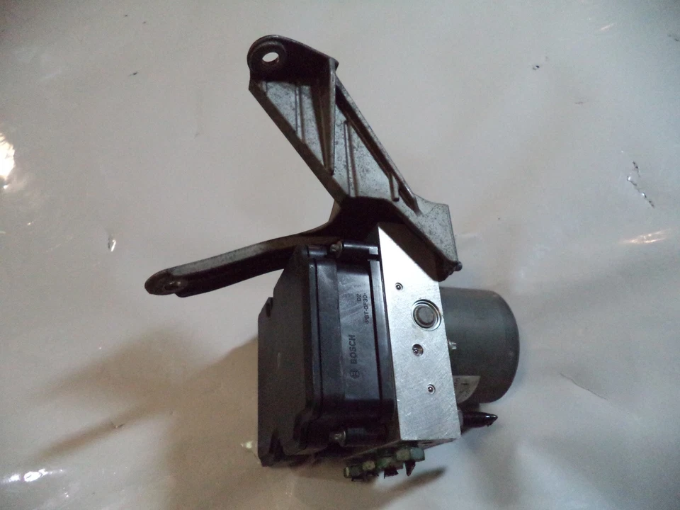 Chevrolet Camaro RS 2016-2019 convertible módulo de freno antibloqueo ABS de 3,6 L Foto 3 de 4