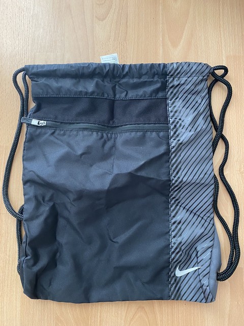 nike core small 3.0 pouch bag