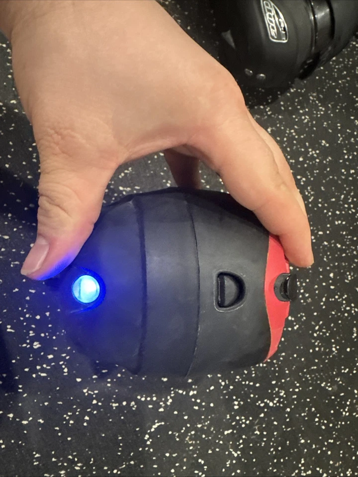 Cargador electrónico de tolva de paintball Dye LTR negro/rojo, negro alimentación de velocidad Exalt Foto 2 de 4