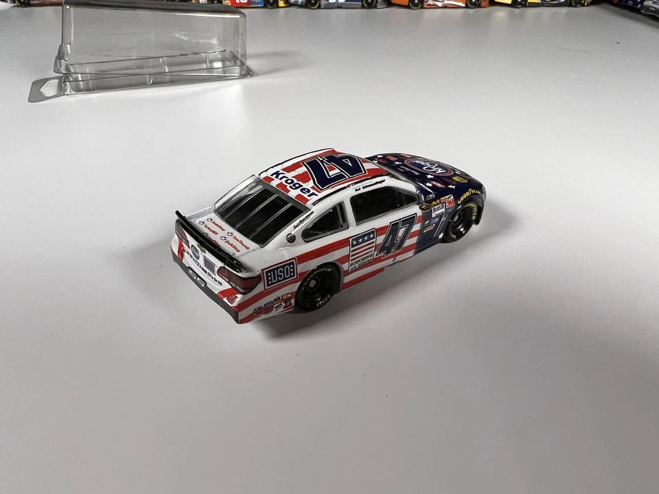 AJ Allmendinger #47 Kroger USO 2015 Chevy 1/64 Acción Nascar Diecast Suelto ¡Raro! Foto 2 de 4
