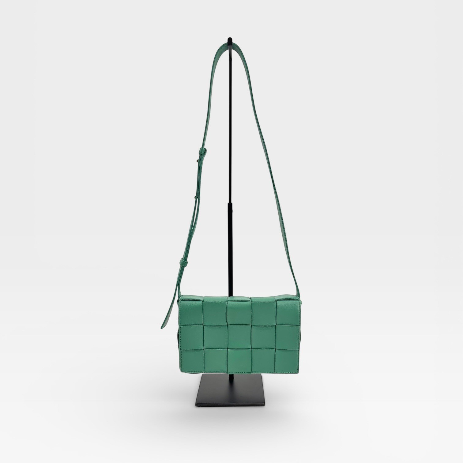 NEW Bottega Veneta Cassette Bag in Mermaid/Gold Leather Crossbody thumbnail 5