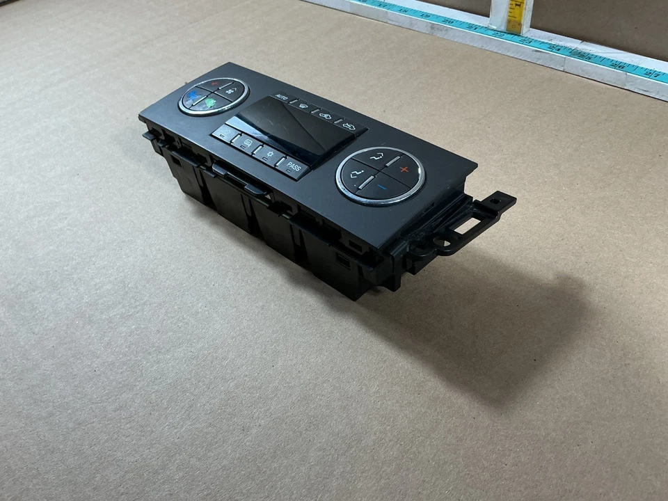 2008-2011 Chevrolet Silverado 2500 AC Heater Temperature Climate Control OEM - Image 3 of 4