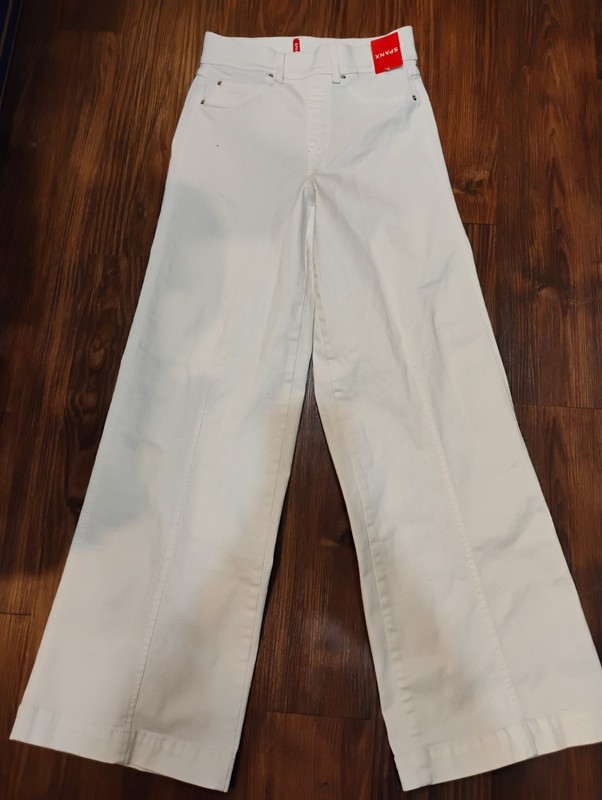 NWT SPANX WHITE FLARE LEG PULL ON JEANS WOMEN SZ S
