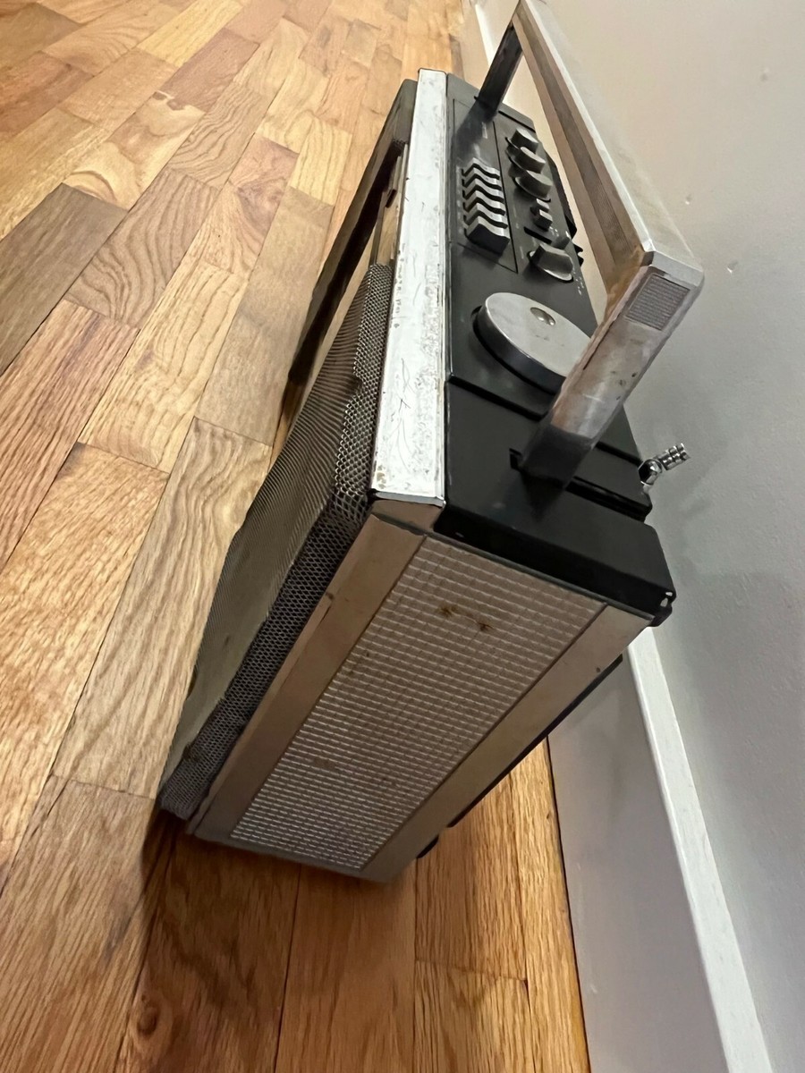 RARE Pioneer SK-350 Stereo AM/FM Cassette Boombox Ghetto Blaster