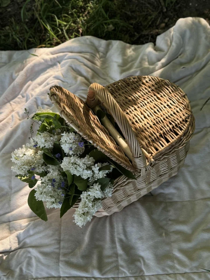 Large Wicker Picnic Basket – Double Lid Willow Hamper for Romantic picnic - Image 2 of 4