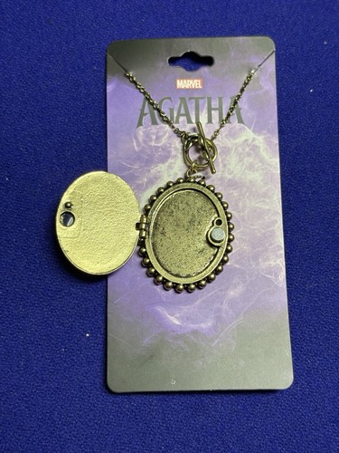 Collana Medaglione Cammeo Replica Conven Harkness Marvel Agatha All Along NUOVA - Foto 2 di 5