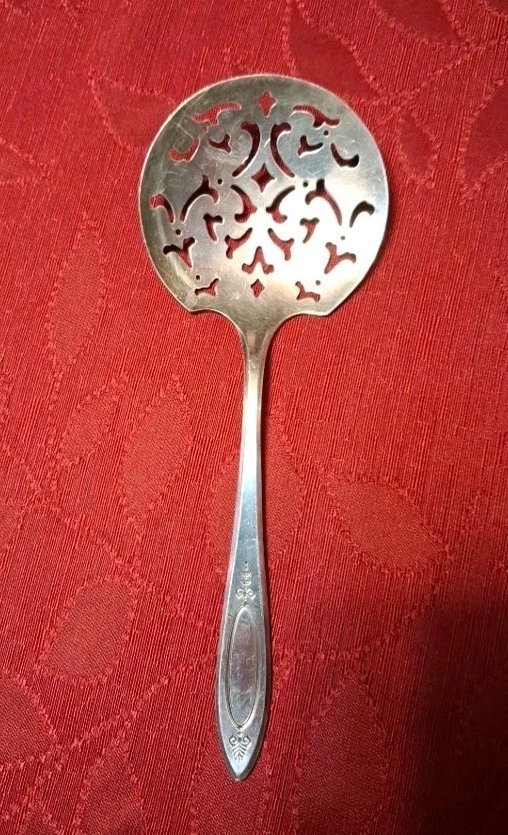 Community Plate “Adam” 1917 Pierced Serving Spoon Fancy Silverplate Server