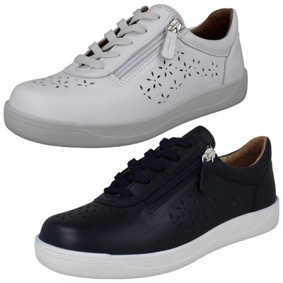 Damen DB Shoes Weite Passform Blumenmuster Schnitt Out Weich Leder Sommer Turn '