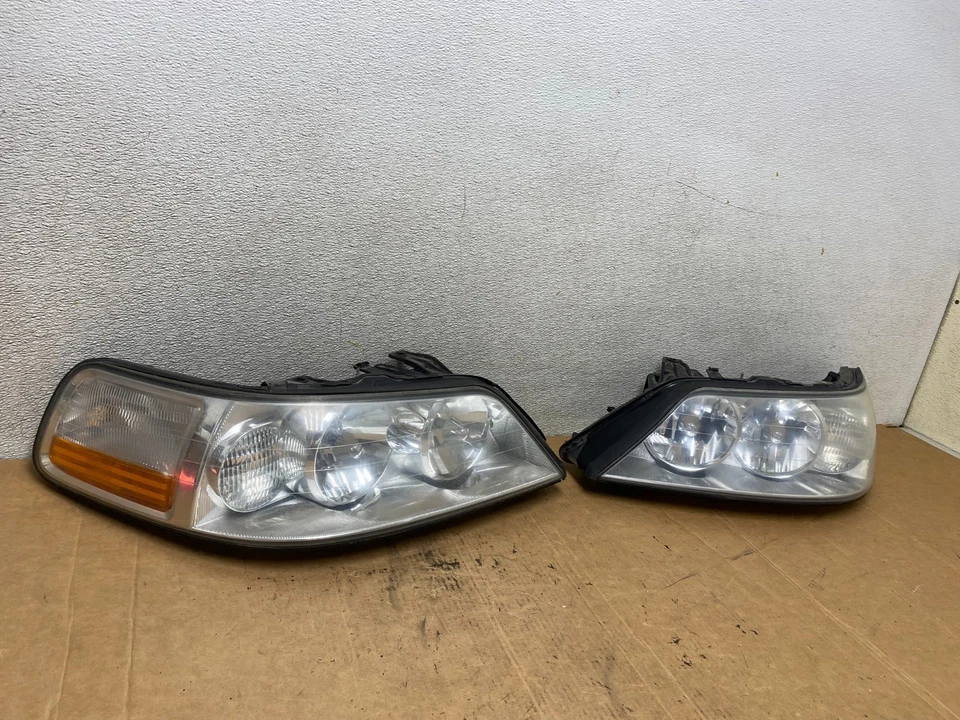 2005 to 2011 Lincoln Town Car Left+Right Side Headlights Oem T2116 DW - Image 3 of 4