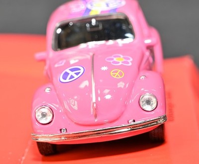 Welly NEX VW Beetle Peace & Love Pink Flower Power 1:34 Scale