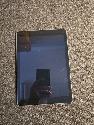 Apple- iPad (5th Gen) A1822 32GB, Wi-Fi + 4G, 9.7in- Space Gray *** [Stock #2]