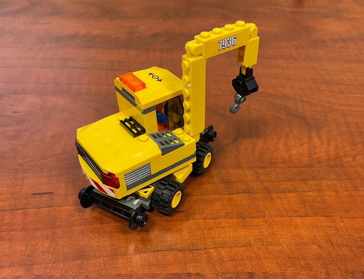 Lego 7936 - Level Crossing - RC - Complete with Box and