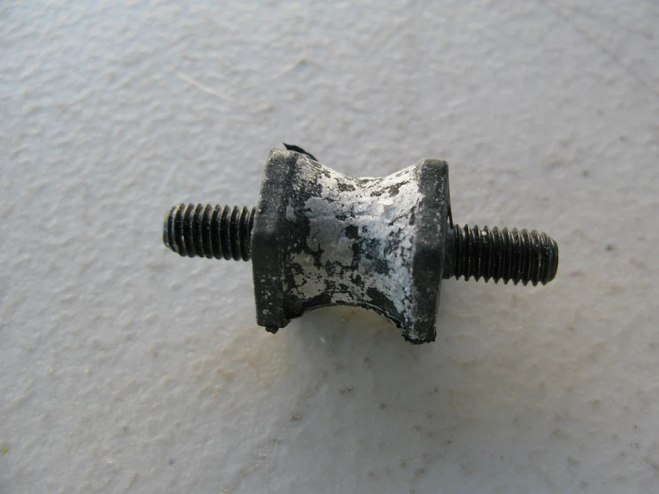 Buje de montaje de bomba de aire VOLVO 850 960 C70 S70 V70 (1996-2004) 1275534 Foto 3 de 4