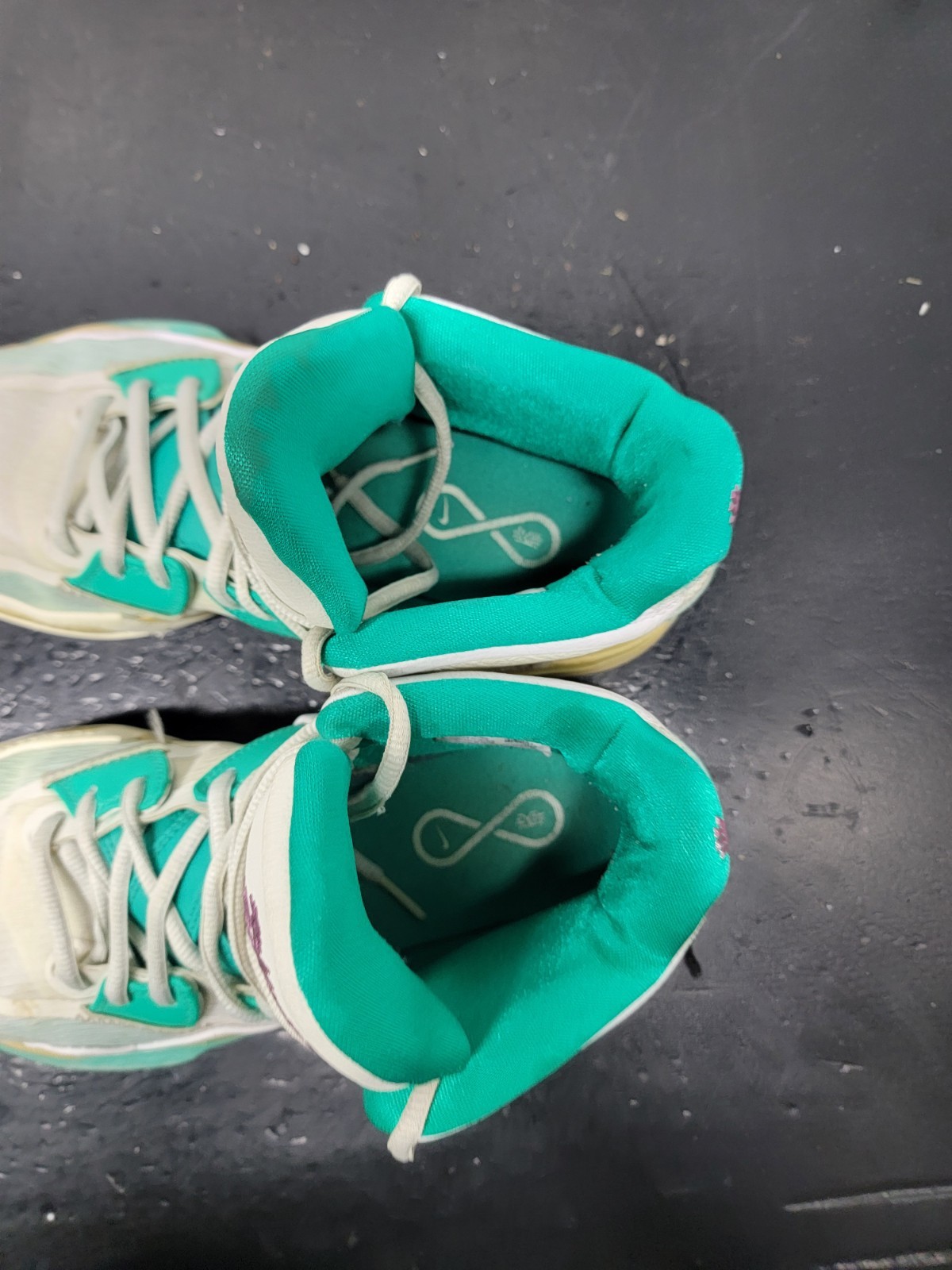 Size 11 - Nike Kyrie 8 Infinity x Sue Bird “Keep Sue Fresh” 2022 thumbnail 12