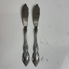 Set Of 2 Oneida Renoir Pembrooke Stainless  Master Butter Spreader Knives