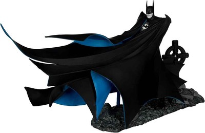 DC Multiverse 7'' Figure Batman Year Two Black & White Accent Edition Gold Label