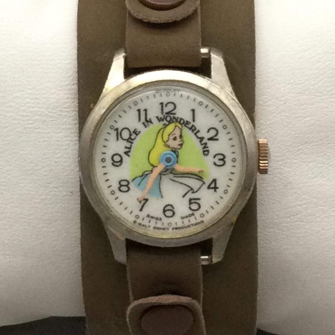 Vintage Bradley Disney Alice Wonderland Women Watch 25mm Brown