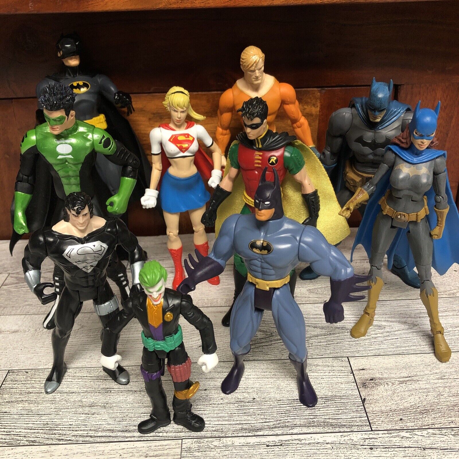 Dc Comics Figure Lot Of 10 Batman Batgirl Robin Joker Aquaman Superwoman Green L