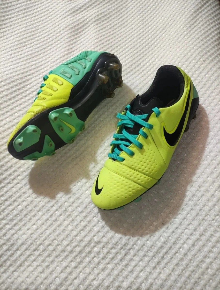 Nike Maestri III (3) US 6,5 Hi-Vis Football/soccer cleats Iniesta | eBay