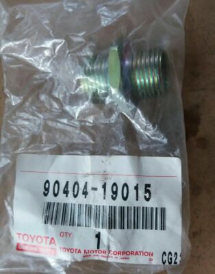 OEM TOYOTA Oil Filter Union 90404-19015 Fits Land Cruiser FZJ80