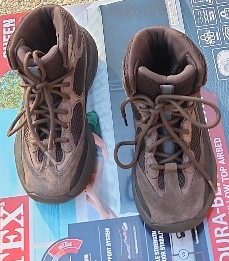 Adidas Yeezy Desert Boot 'Oil' Brown Size 7 US Suede & Mesh Adidas Yeezy Desert Boot 'Oil' Brown Size 7 US Suede & Mesh