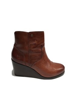 frye emma wedge short