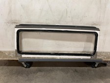 Jeep Tj Wrangler Oem Windshield Frame Only Wo Glass White Pw1 2003-2006 168901 Jeep Tj Wrangler Oem Windshield Frame Only Wo Glass White Pw1 2003-2006 168901