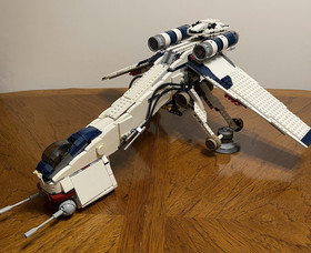 Lego Star Wars 10195 Republic Dropship with AT-OT Incomplete