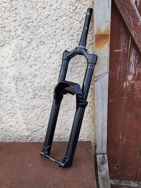Rockshox Zeb Select+ Charger 3 RC2 170mm 29-inch Suspension Fork New