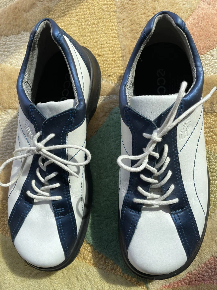 Damen Ecco Golfschuhe Hydromax UK 4 EU 37 Leder Retro weiß & blau ohne Spikes - Bild 2 von 4