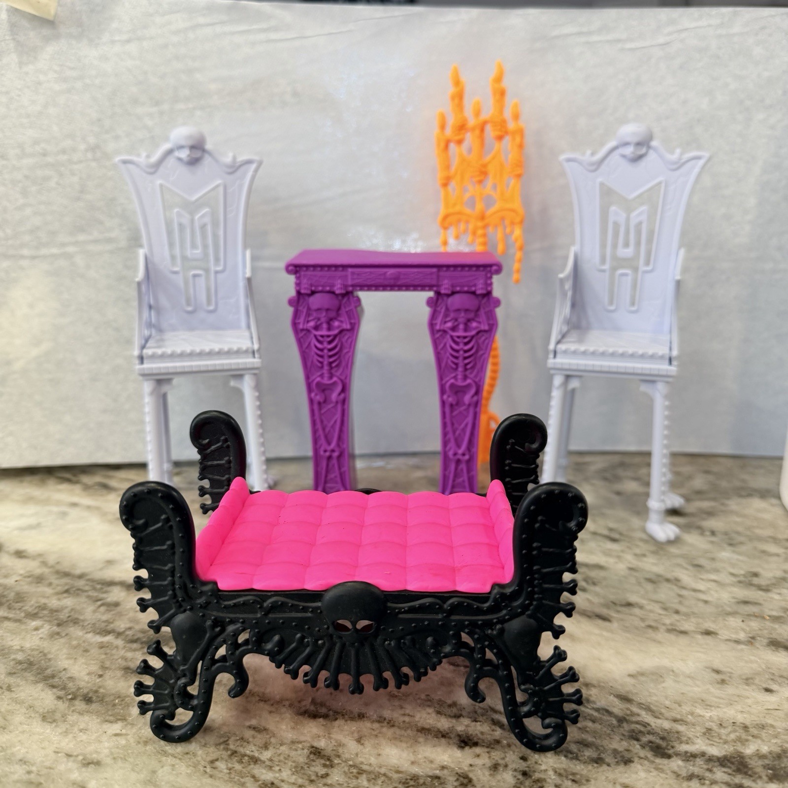 MONSTER HIGH Dolls Freaky Fusion Furniture Lot  Catacombs Chaise Lounger Chairs