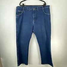 Wrangler Mens 44 x 32 Blue Jeans Rugged Wear Straight Leg Relaxed Medium Wash