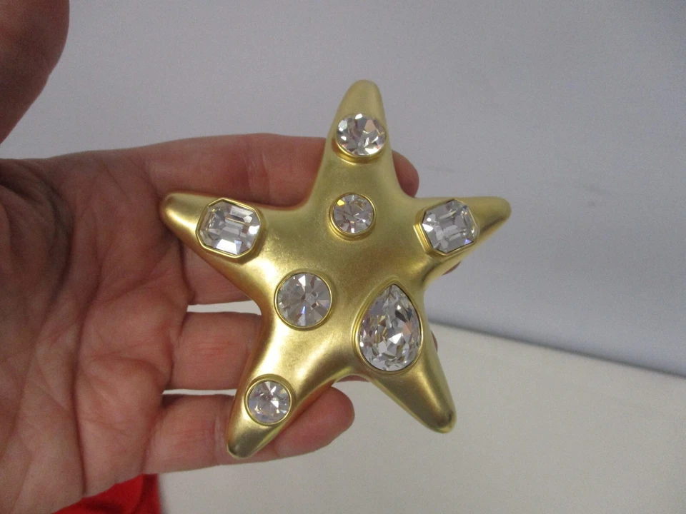 SIGNED JKL KENNETH JAY LANE LARGE GOLDTONE with CRYSTALS STARFISH BROOCH 3 3/4" - Image 2 of 4