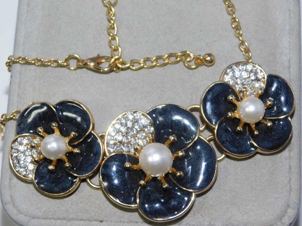 Black Enamel Rhinestone FLOWER Gold Chain Necklace Pierced Earrings Set 3c 10 - Image 4 of 4