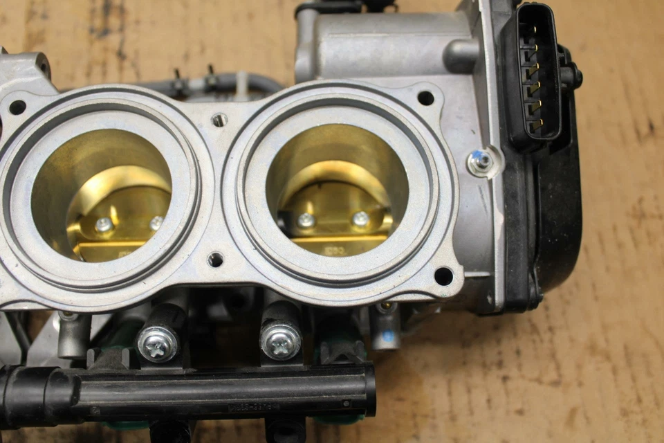 20-22 KAWASAKI Z H2 INYECTORES DE COMBUSTIBLE PRINCIPALES / CUERPOS DEL ACELERADOR BB382 Foto 3 de 4